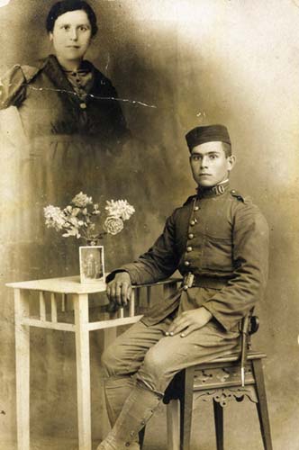 Jos� Diaz et Anna M�dina 1920.jpg (39 Ko)